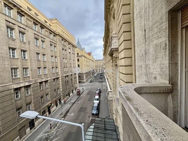 Eladó lakás Budapest V. kerület 78 nm