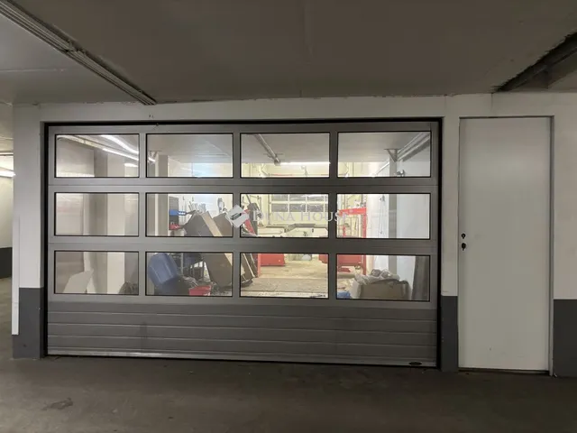 Kiadó kereskedelmi és ipari ingatlan Budapest VI. kerület, Zichy Jenő utca 56 nm