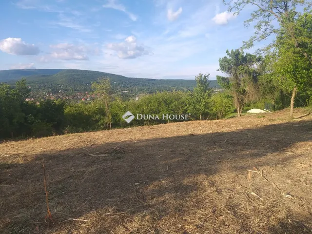Eladó telek Piliscsaba 7065 nm