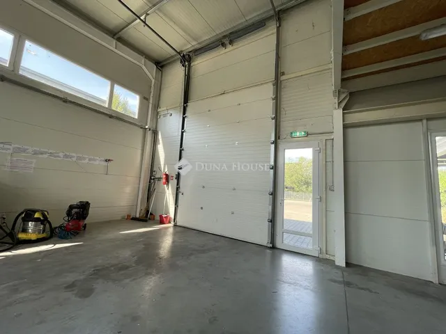 Kiadó kereskedelmi és ipari ingatlan Vecsés, Dózsa György út 600 nm