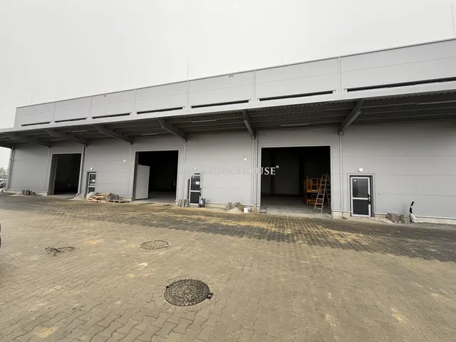 Kiadó kereskedelmi és ipari ingatlan Vecsés 840 nm