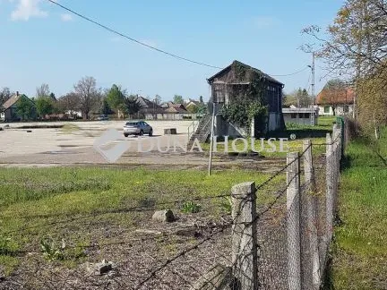 Kiadó kereskedelmi és ipari ingatlan Szentes, Kolozsvár utca 30 nm