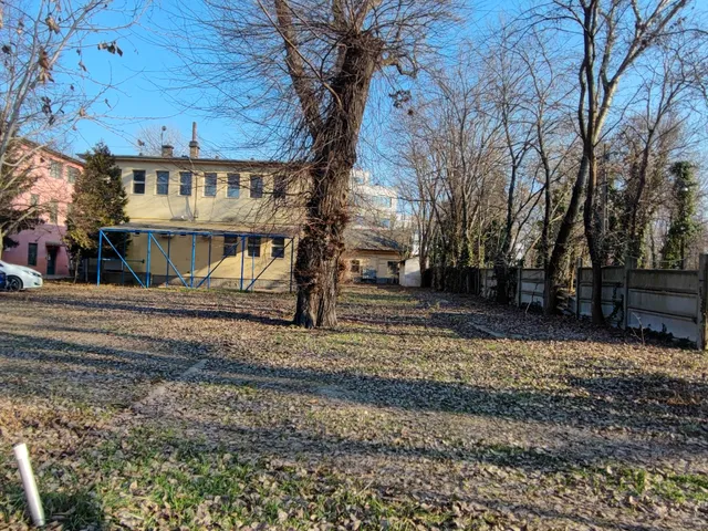 Eladó kereskedelmi és ipari ingatlan Budapest III. kerület, Óbuda 1207 nm