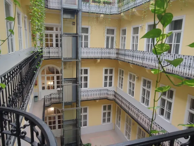 Kiadó kereskedelmi és ipari ingatlan Budapest VII. kerület, Belső-Erzsébetváros 370 nm