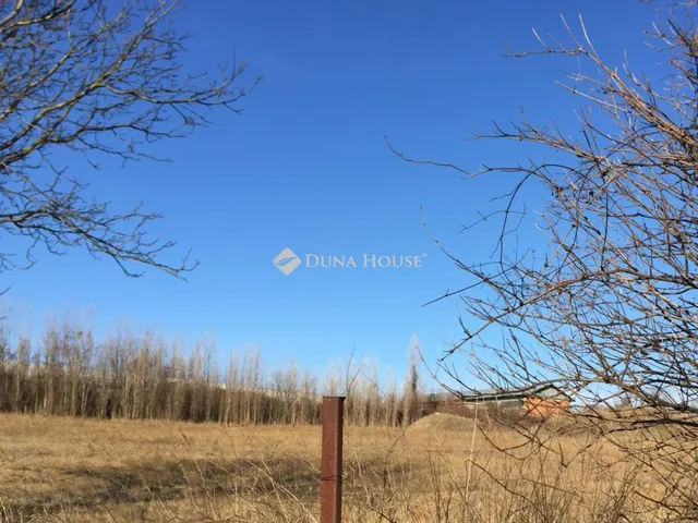 Eladó telek Pécs 880 nm