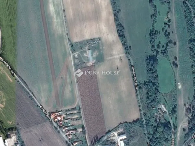 Eladó telek Pécs 880 nm