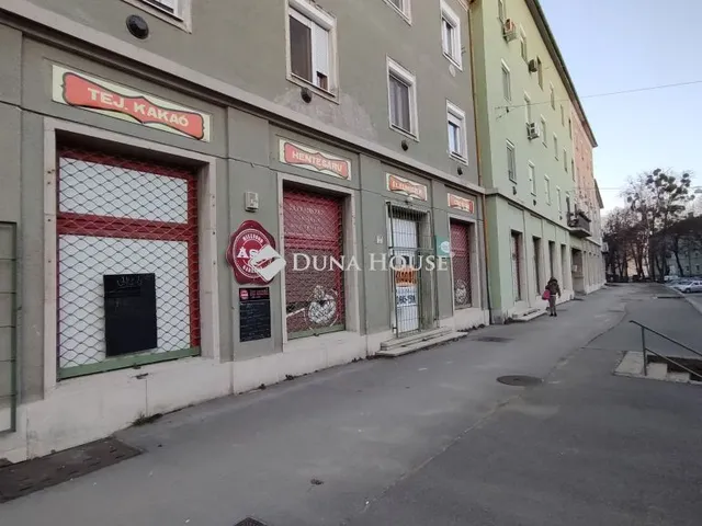 Eladó kereskedelmi és ipari ingatlan Komló 52 nm