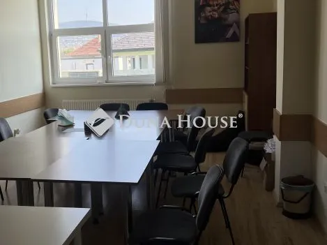Eladó kereskedelmi és ipari ingatlan Pécs 590 nm