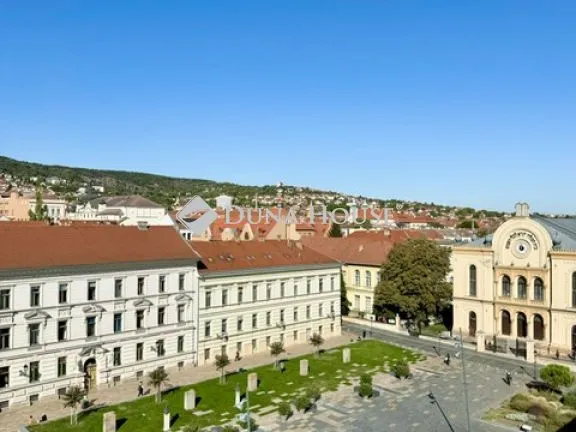 Kiadó kereskedelmi és ipari ingatlan Pécs 212 nm