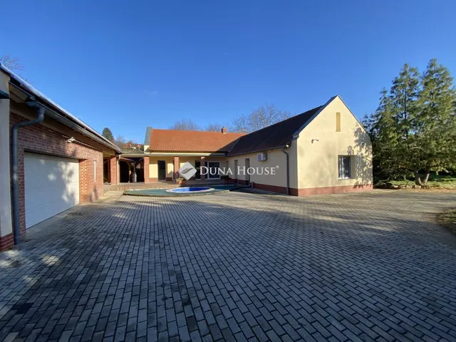 Eladó ház Nagykozár 150 nm