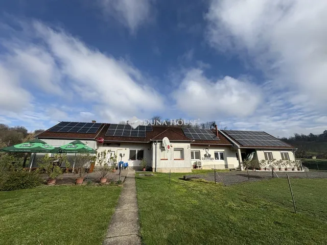 Eladó kereskedelmi és ipari ingatlan Kárász 250 nm