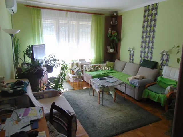 Eladó lakás Komló 46 nm
