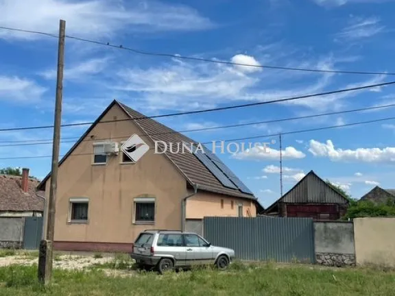 Eladó ház Nagytótfalu 180 nm