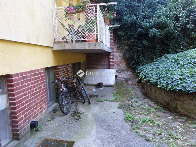 Eladó lakás Pécs, Papnövelde utca 34 nm