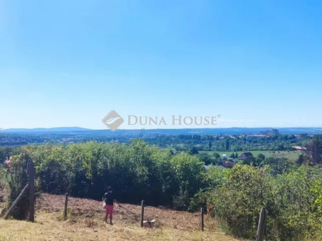 Eladó telek Pécs, Mélyút dűlő 2405 nm