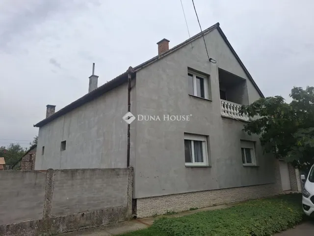 Eladó ház Siklós, Pozsonyi utca 259 nm