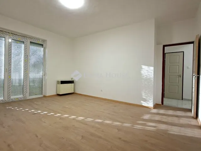 Eladó lakás Komló 51 nm