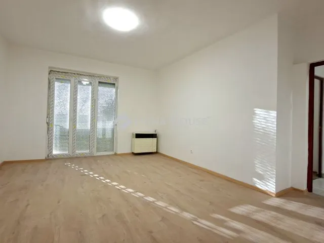 Eladó lakás Komló, Vörösmarty Mihály utca 51 nm