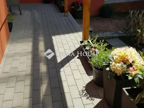 Eladó ház Pécs, Orsolya utca 73 nm