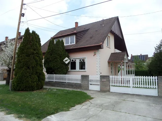 Eladó ház Szentlőrinc 181 nm