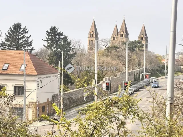 Eladó lakás Pécs 74 nm