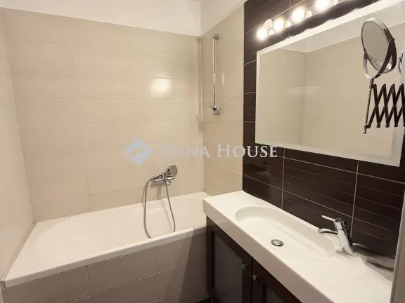 Eladó lakás Pécs, Lahti utca 68 nm