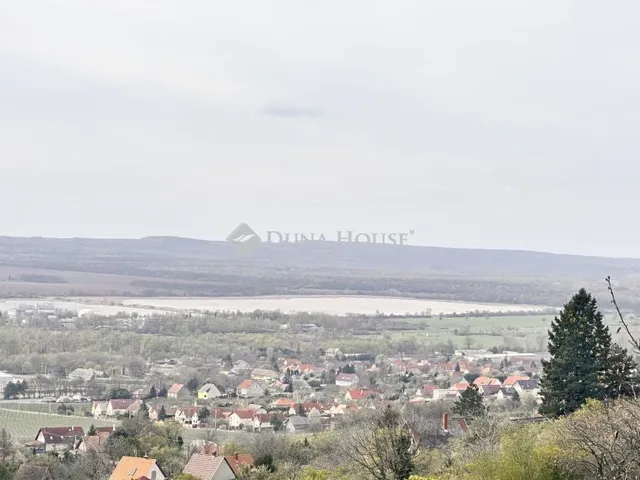 Eladó telek Pécs, Rizling dűlő 2000 nm