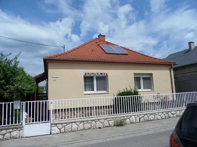 Eladó ház Pécs, Rakéta utca 130 nm