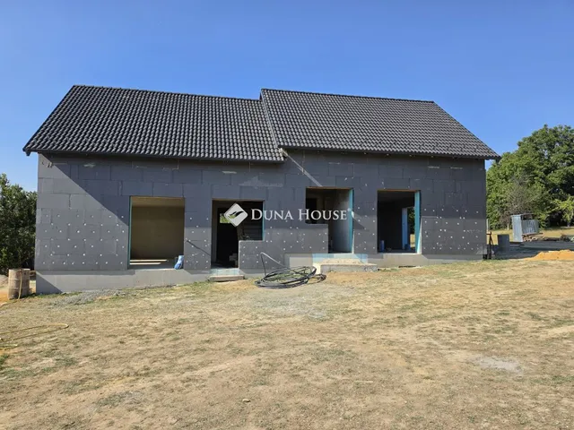 Eladó ház Kozármisleny 107 nm