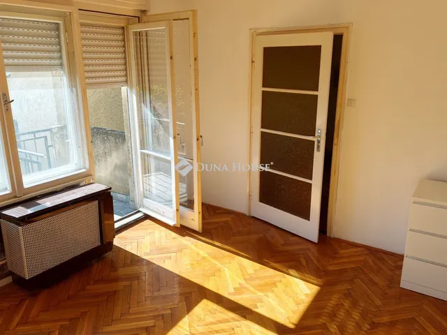 Eladó lakás Pécs, Surányi Miklós út 54 nm