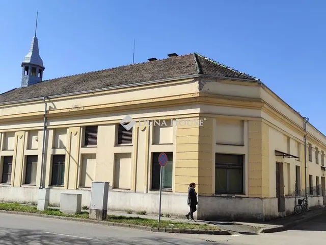 Eladó kereskedelmi és ipari ingatlan Szentes 1220 nm