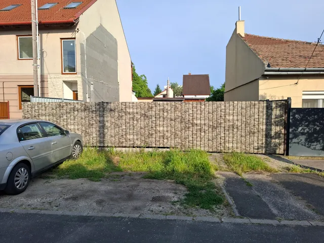 Eladó telek Budapest XV. kerület 378 nm