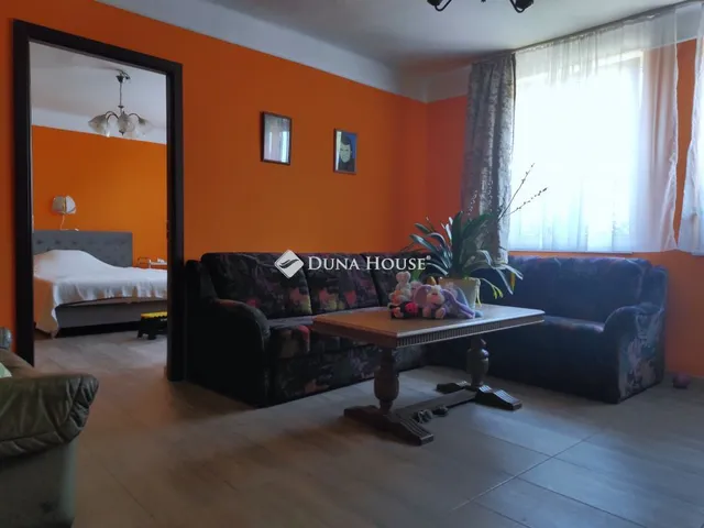 Eladó ház Jászapáti 200 nm