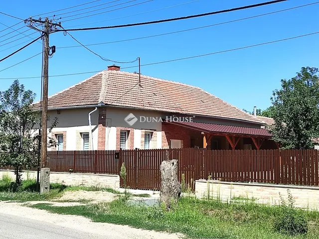 Eladó ház Abádszalók 85 nm