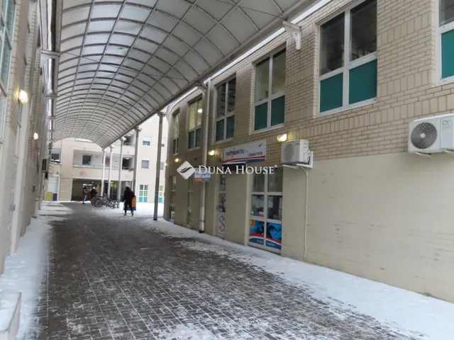 Kiadó kereskedelmi és ipari ingatlan Budapest IV. kerület 22 nm