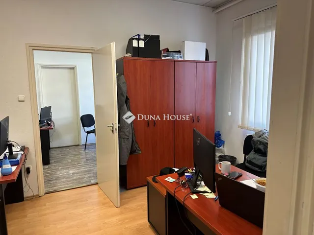 Kiadó kereskedelmi és ipari ingatlan Budapest IV. kerület 153 nm