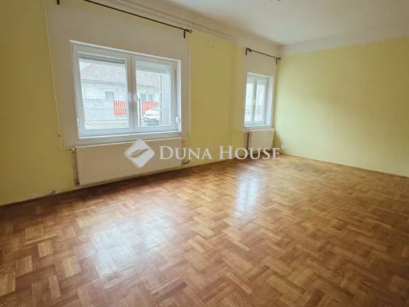 Eladó ház Budapest XV. kerület, Thököly út 116 nm