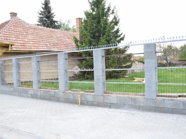 Eladó telek Gyöngyös 442 nm