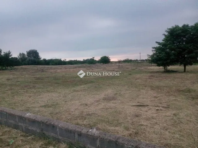 Eladó telek Kál 19018 nm