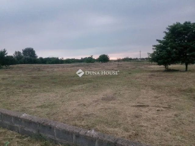 Eladó kereskedelmi és ipari ingatlan Kál, Erdőtelki út 19019 nm