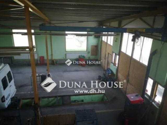 Eladó kereskedelmi és ipari ingatlan Hatvan 341 nm