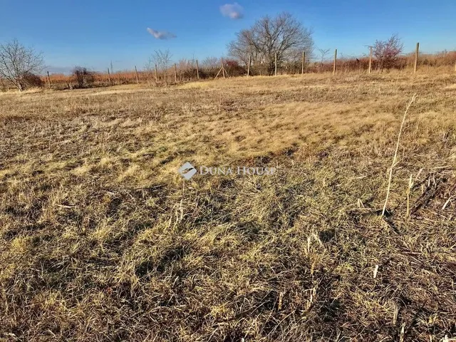 Eladó telek Atkár 13068 nm