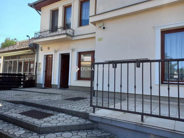 Eladó kereskedelmi és ipari ingatlan Gyöngyös, Koháry út 392 nm