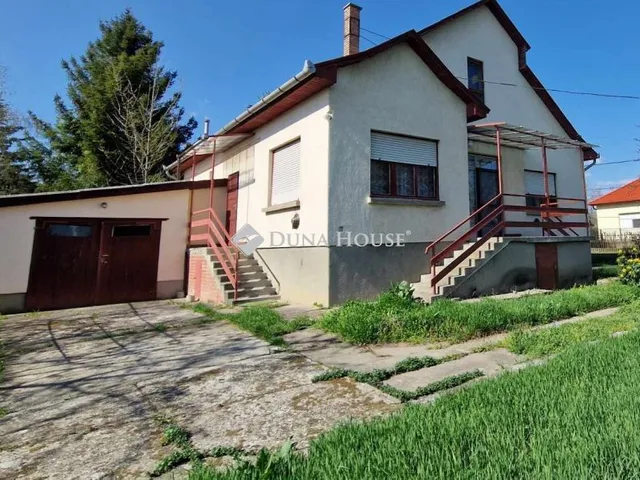 Eladó ház Karácsond 130 nm