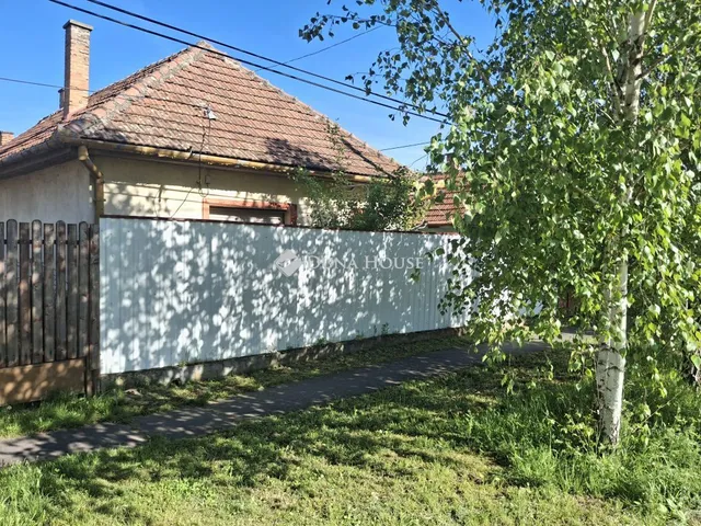 Eladó ház Gyöngyöshalász 90 nm