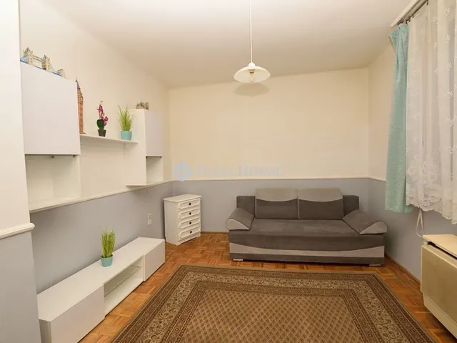Eladó lakás Gyöngyös 33 nm