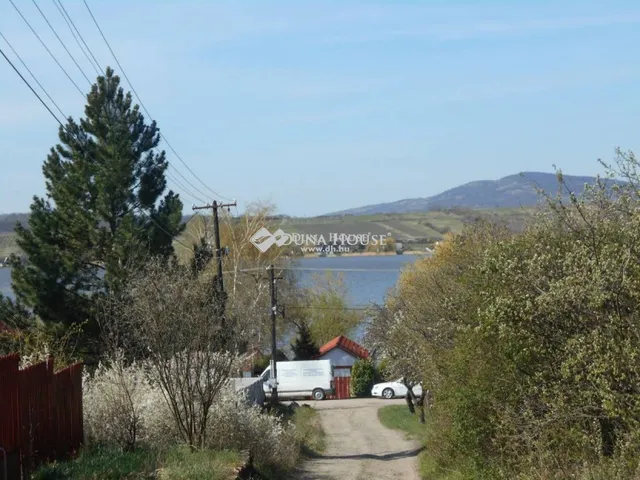 Eladó telek Markaz, Fűzfa utca 810 nm