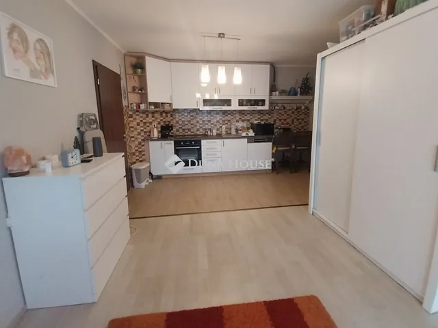 Eladó lakás Gyöngyös 72 nm