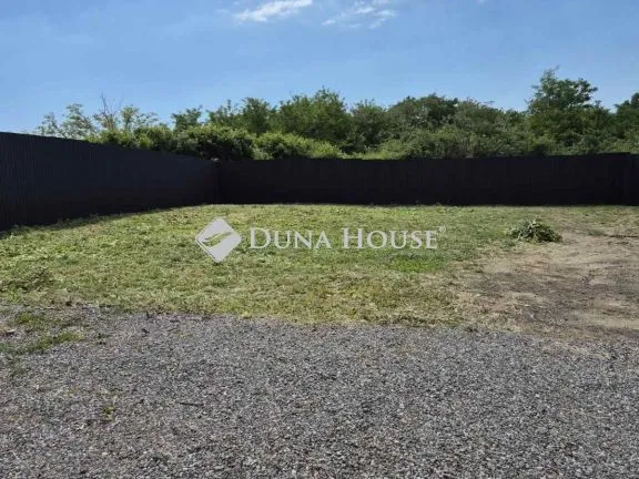 Eladó telek Markaz 812 nm