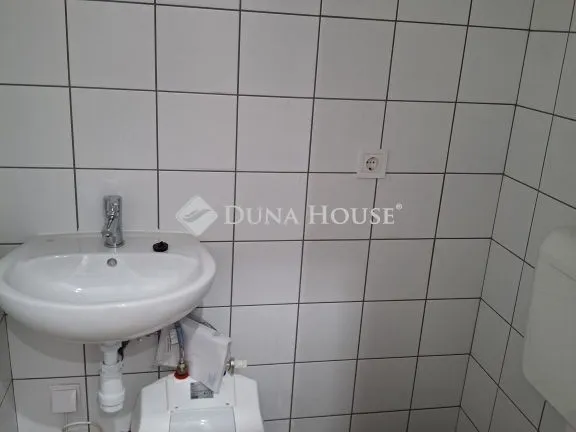 Kiadó kereskedelmi és ipari ingatlan Gyöngyös 23 nm